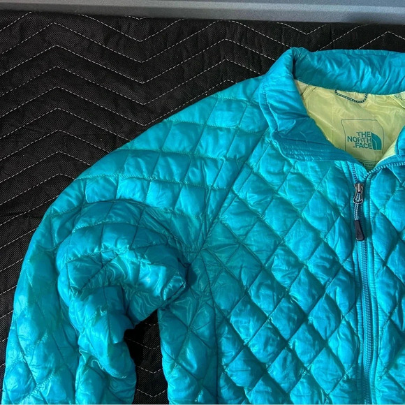 Women’s North Face Packable Lightweight Jacket - Picture 6 of 12